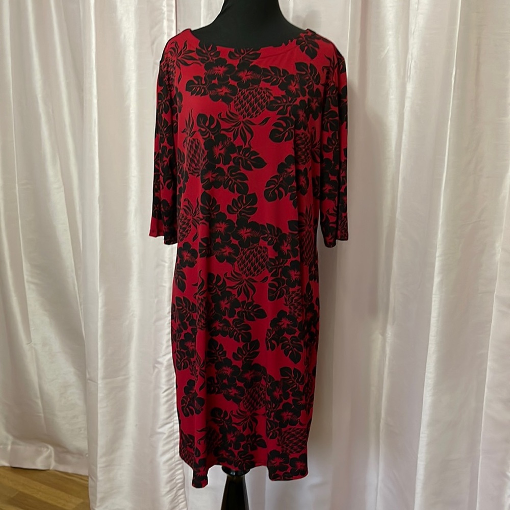 Beautiful black and red Hawaiian print dress